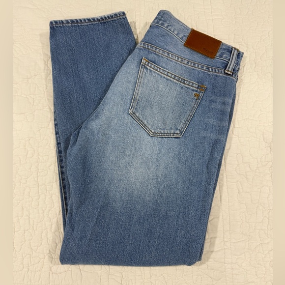 Madewell Denim - Madewell Classic Blue Straight Jeans / Women’s Size 27